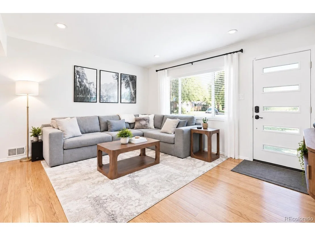 Photo of 6374 Iris Ct