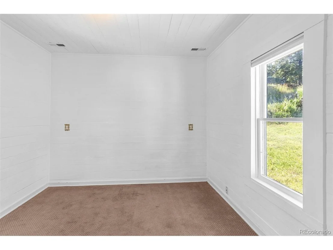 Photo of 350 Spring St