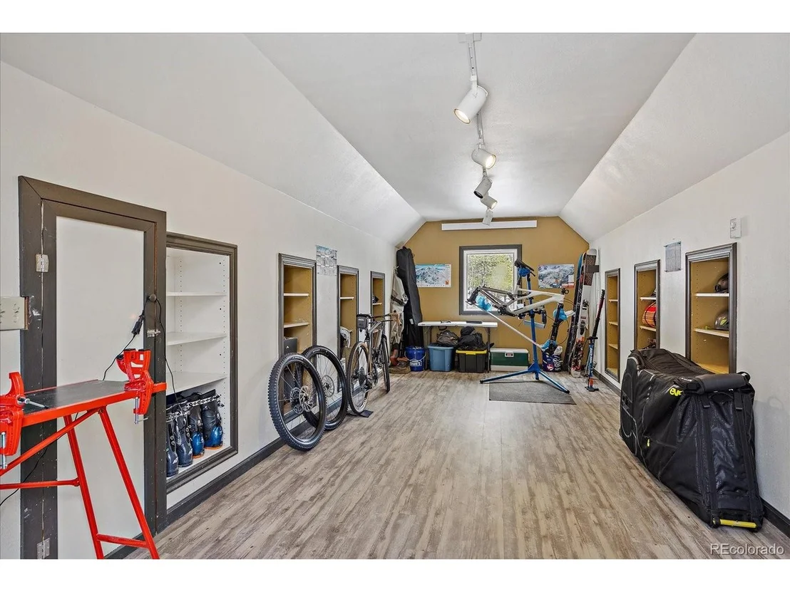 Photo of 81 Mountain View Dr