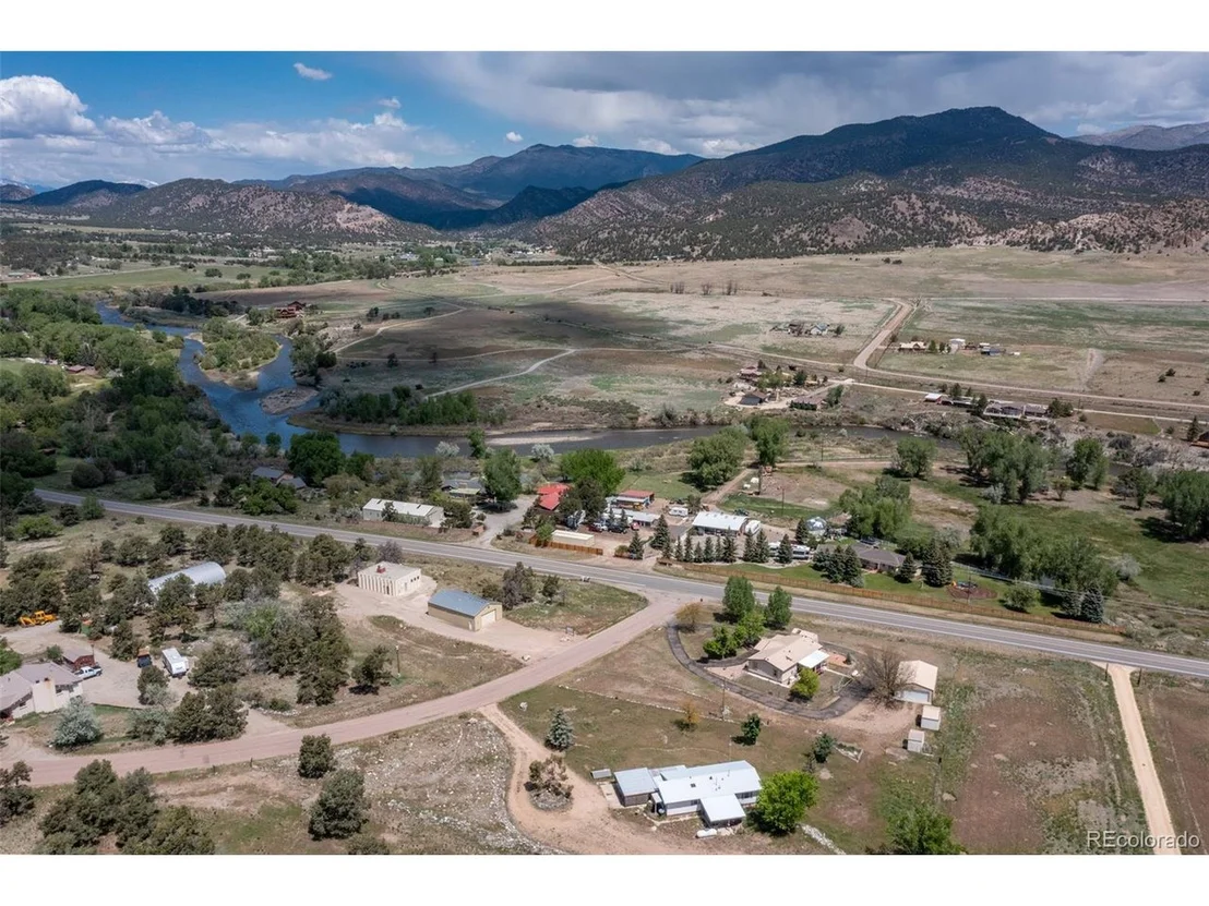 Photo of 246 Loop Dr