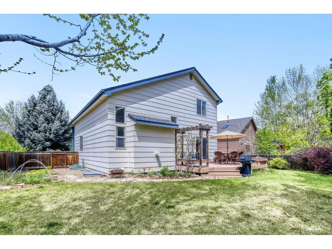Photo of 1355 Carnation Cir