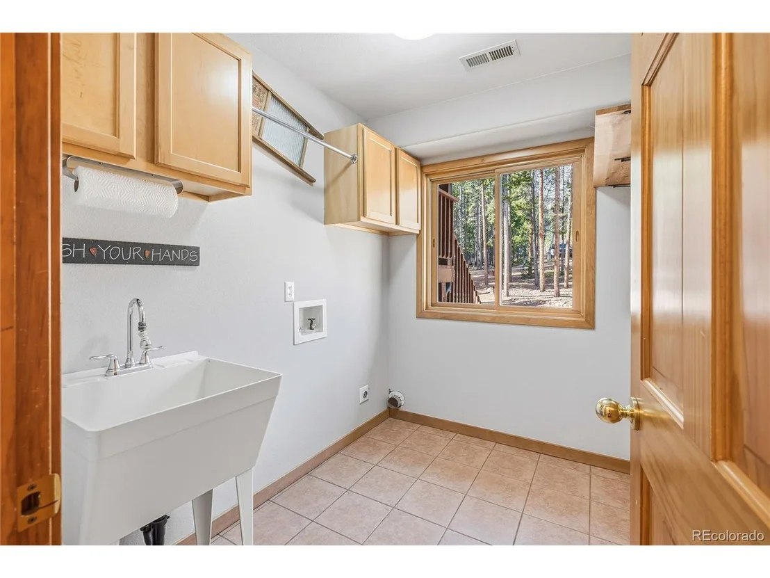 Photo of 9274 Sandy Ln