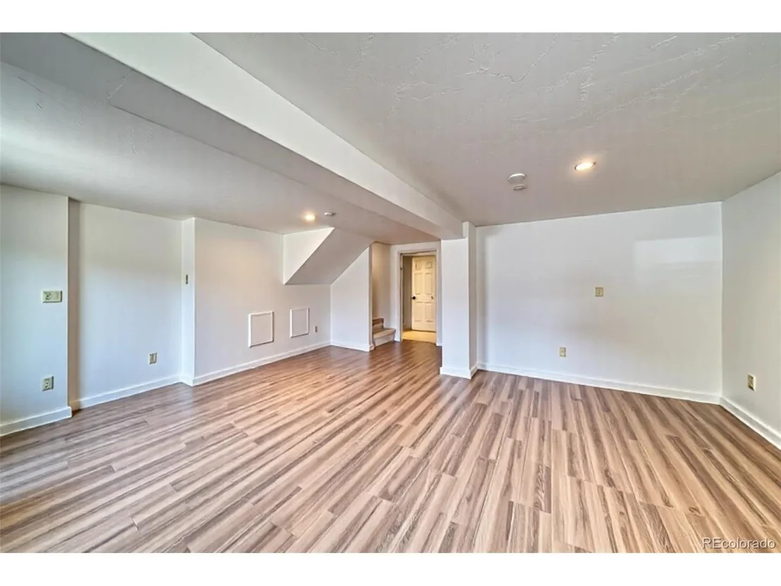 Photo of 6375 Terrace Ln
