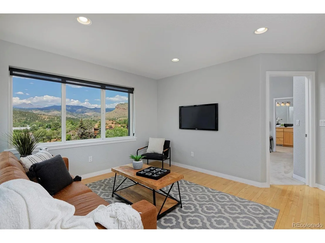 Photo of 645 1st Ave