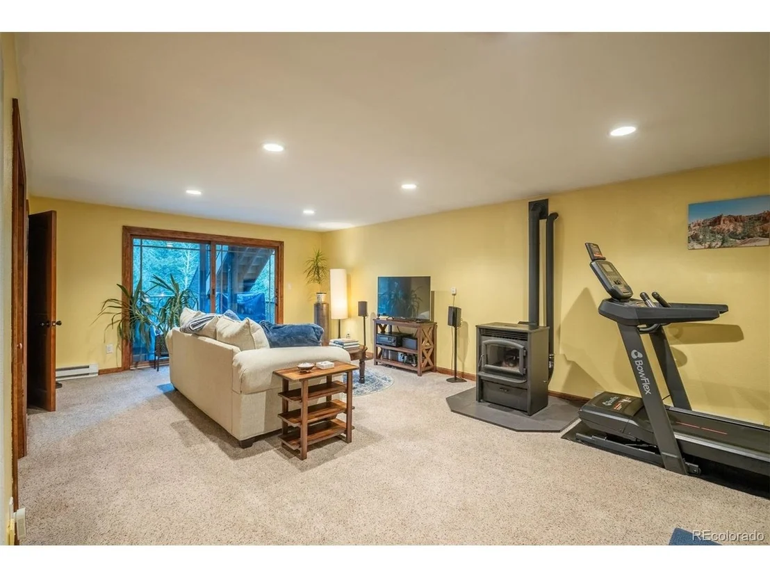 Photo of 212 Juniper Ln