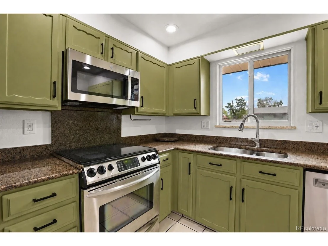 Photo of 3963 W 65th Pl