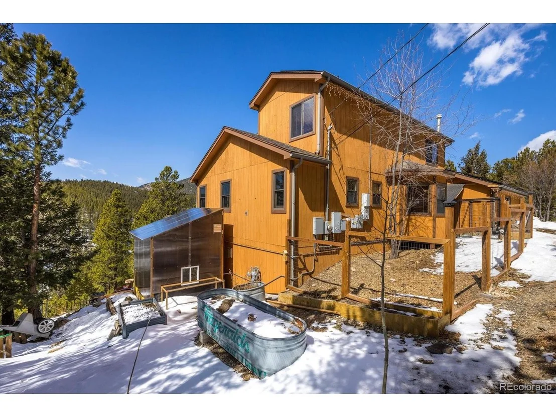 Photo of 261 Evergreen Rd