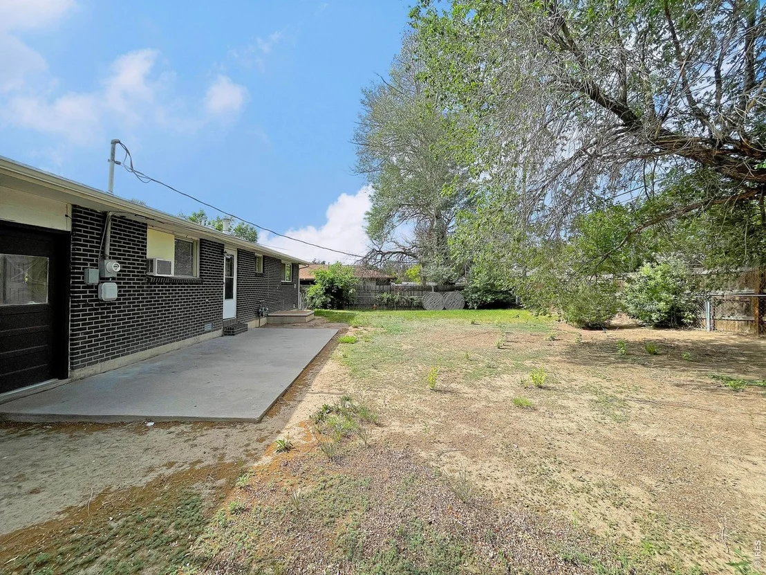 Photo of 3011 Lakeside Dr