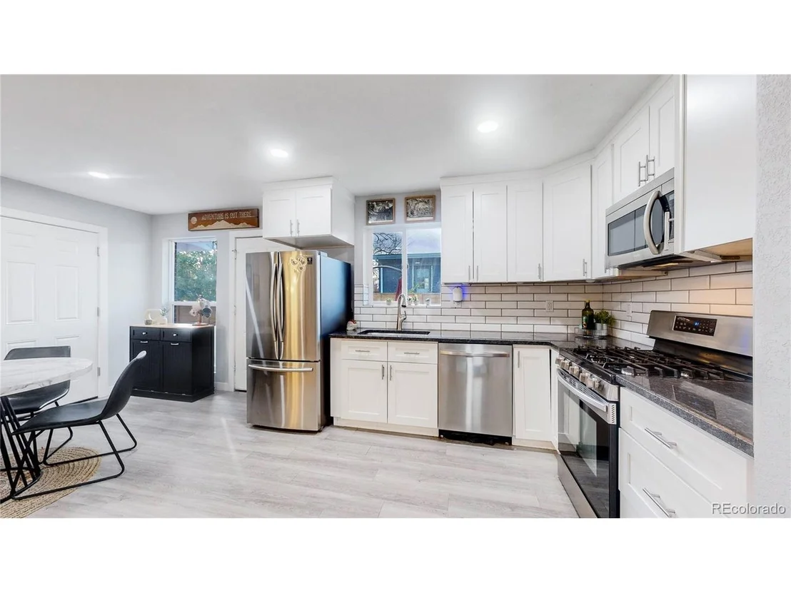 Photo of 9420 Ridge Rd