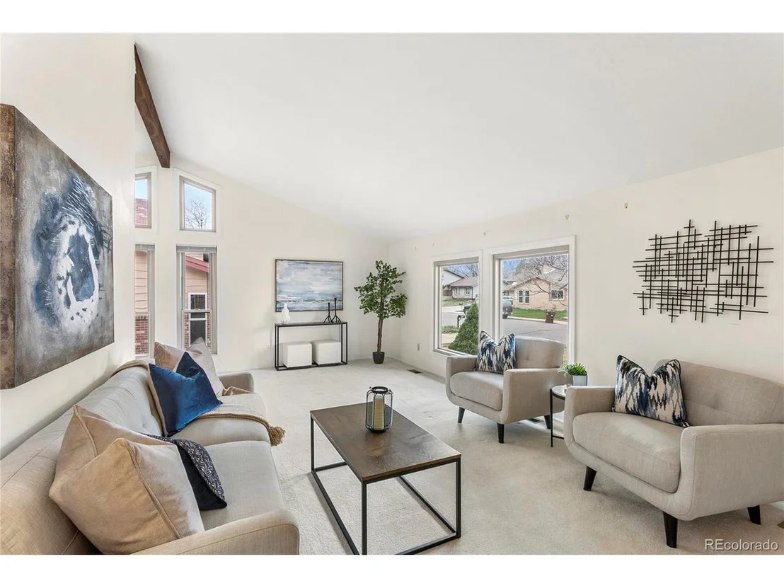 Photo of 572 Blackhawk Rd