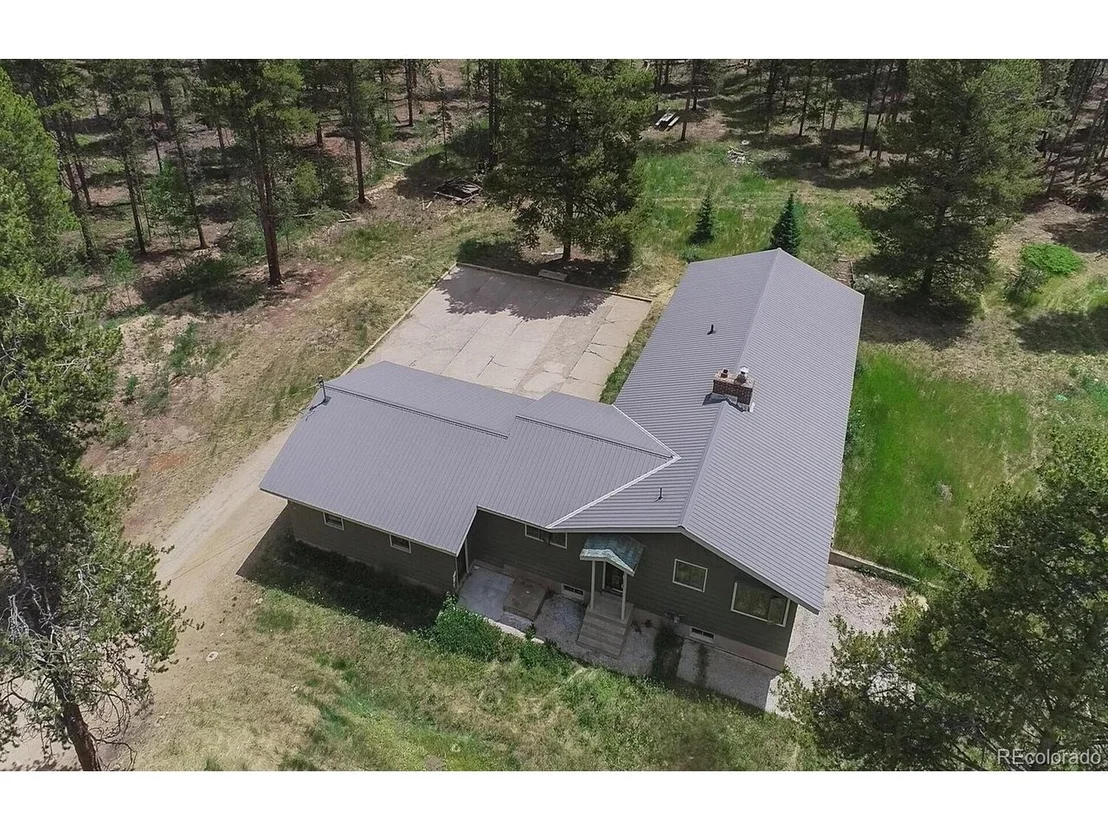 Photo of 920 Mountain View Dr