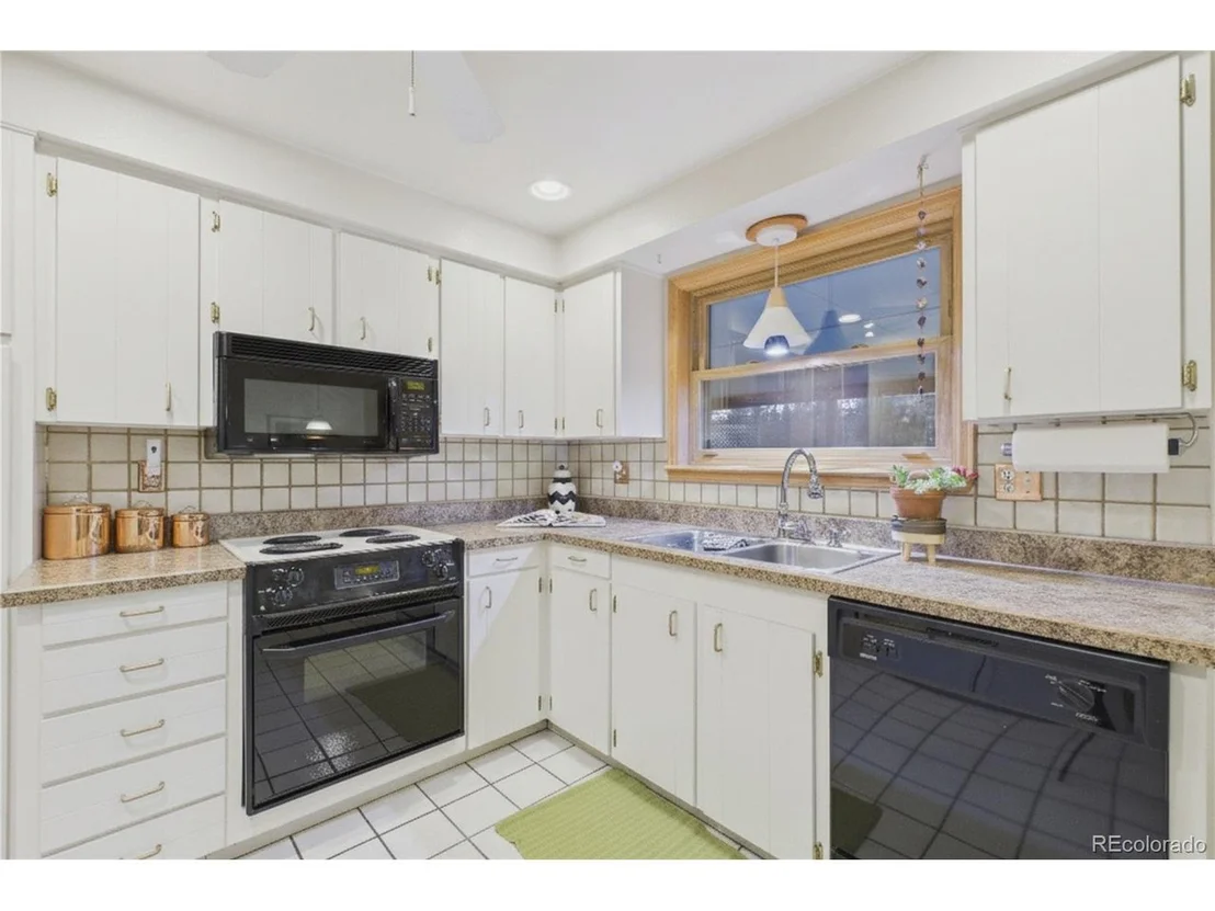 Photo of 9738 Sierra Dr