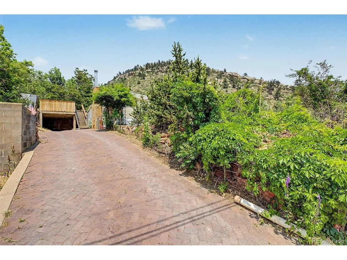 Photo of 176 Artesian Dr