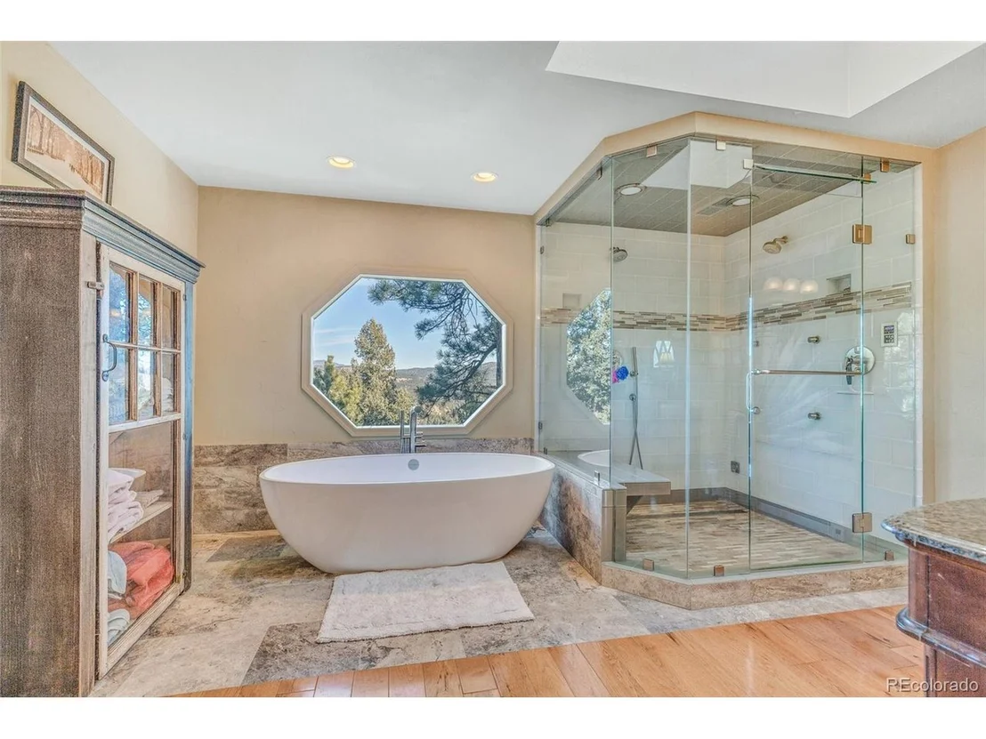Photo of 27381 Overlook Dr