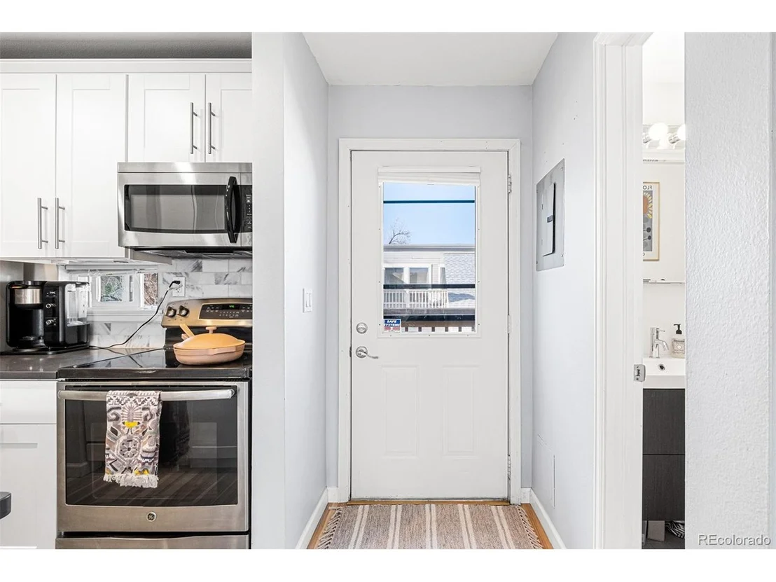Photo of Unit 20 at 3025 Broadway St