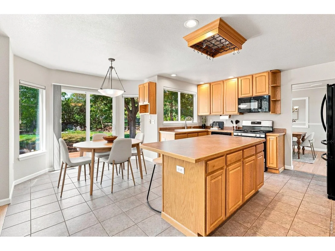 Photo of 2854 Blue Jay Way