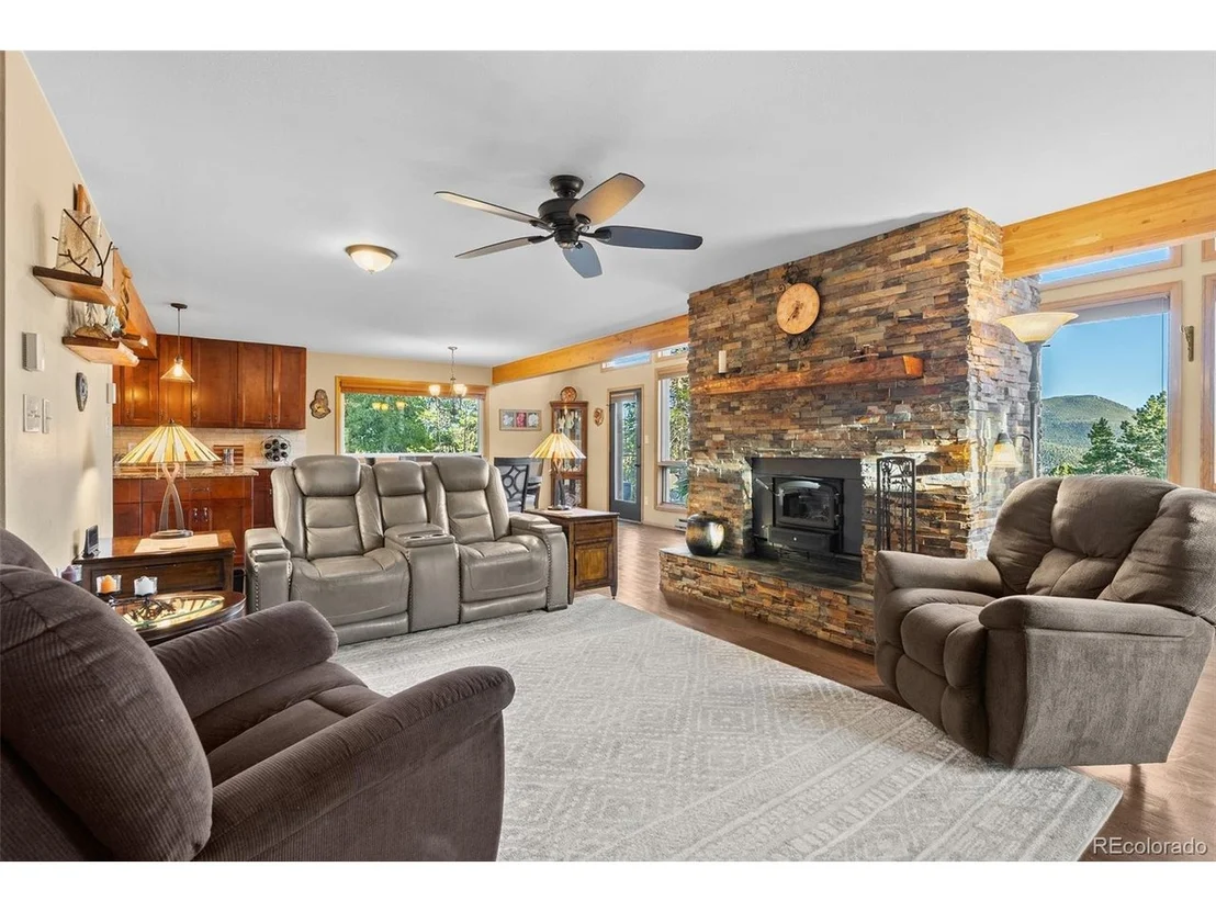 Photo of 381 Highlands Dr