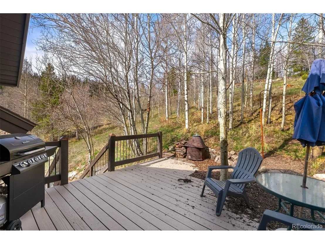 Photo of 348 Jade Rd