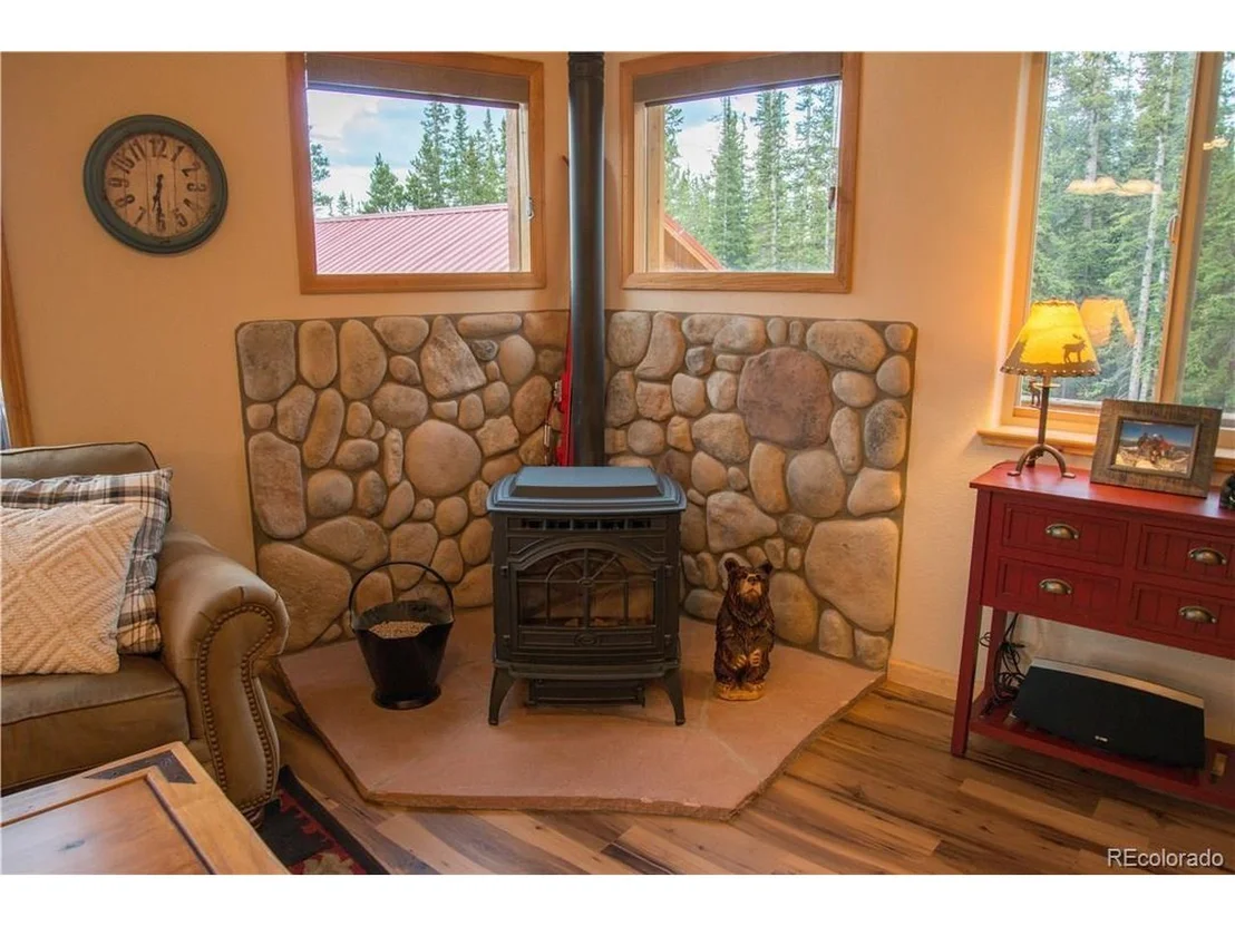 Photo of 765 Mountain View Dr