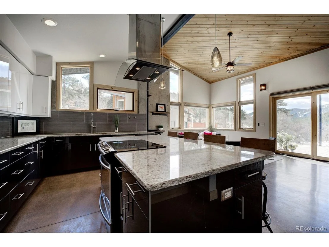 Photo of 9362 Jennings Rd