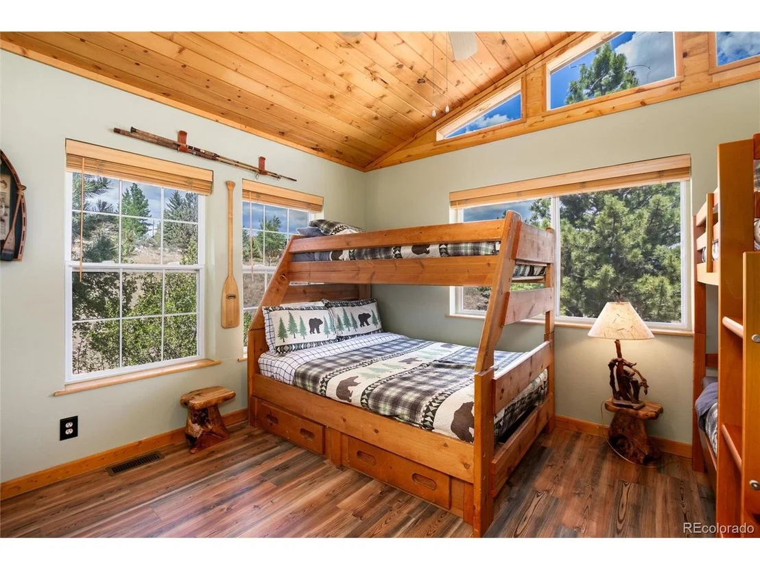 Photo of 1301 Sheep Ridge Rd