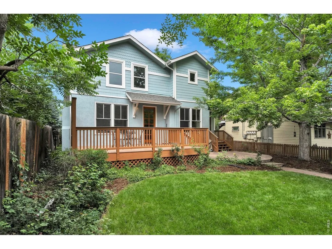 Photo of 320 Pearl St