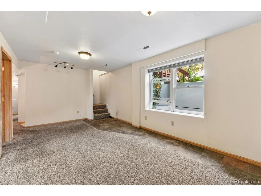 Photo of 100 Flora Ct