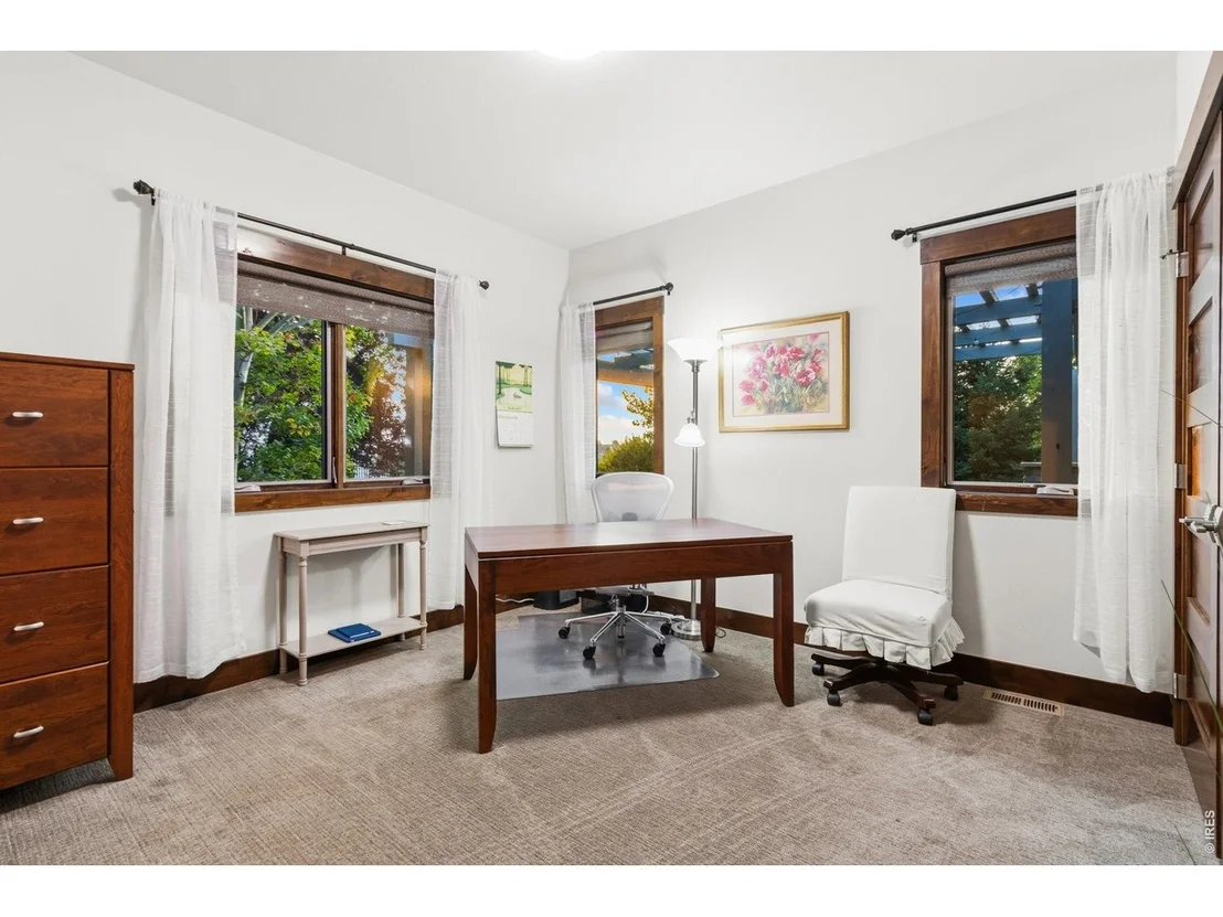 Photo of 5241 Hialeah Dr