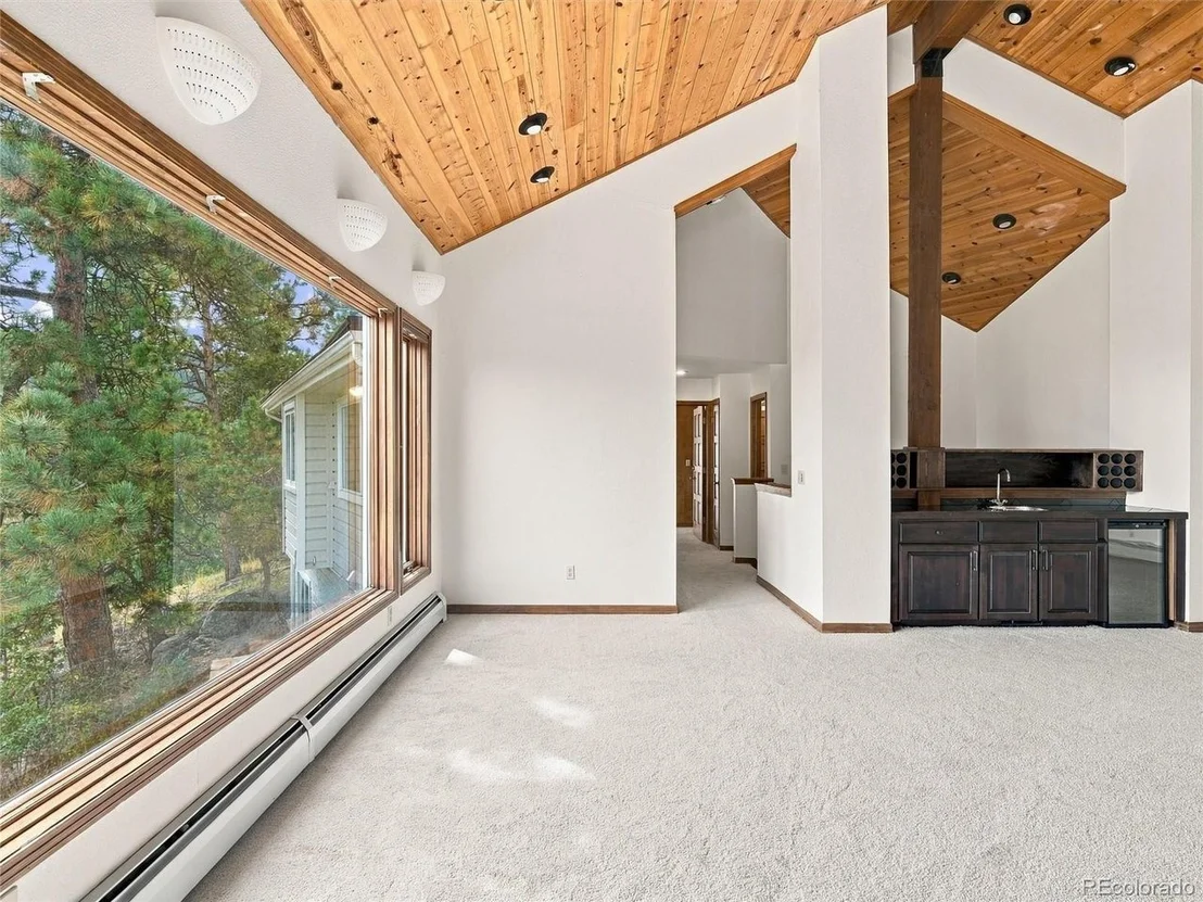 Photo of 35000 Fox Ridge Rd