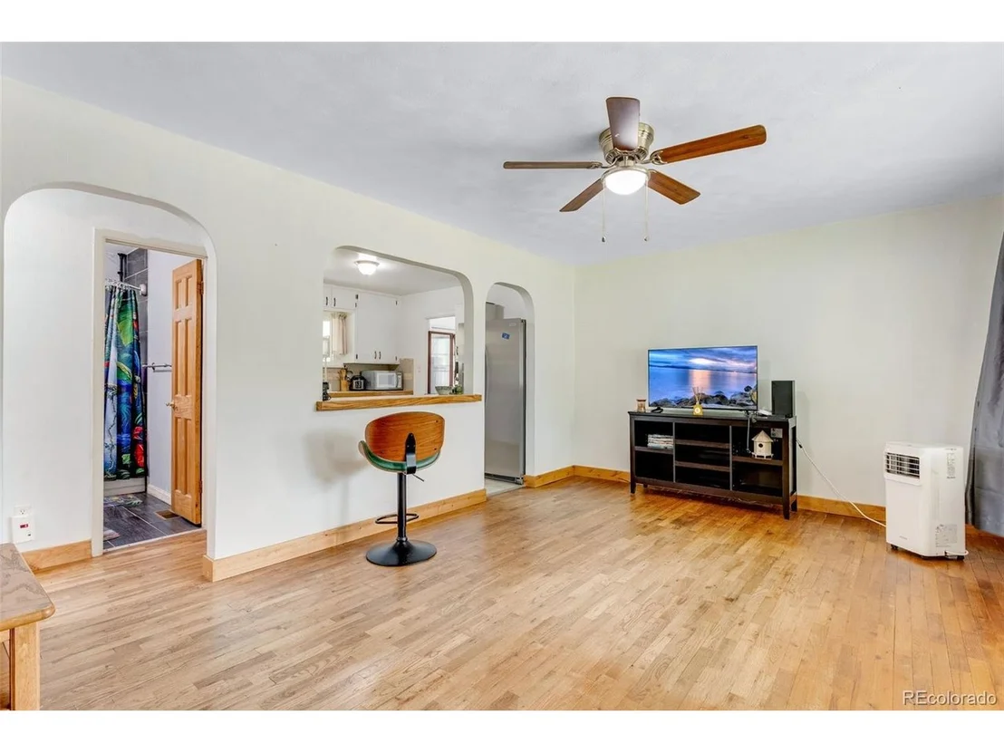 Photo of 110 25th Ave