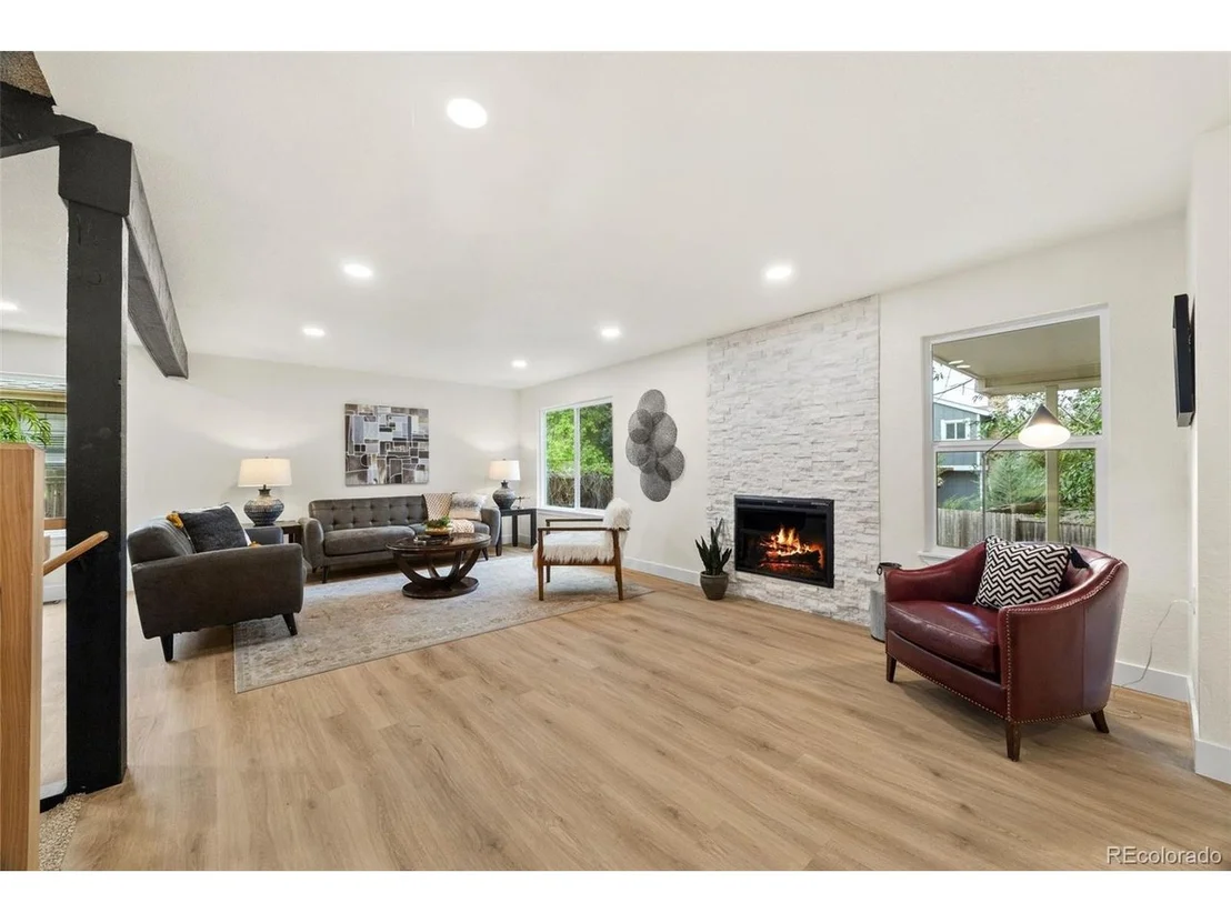 Photo of 8162 Field Cir