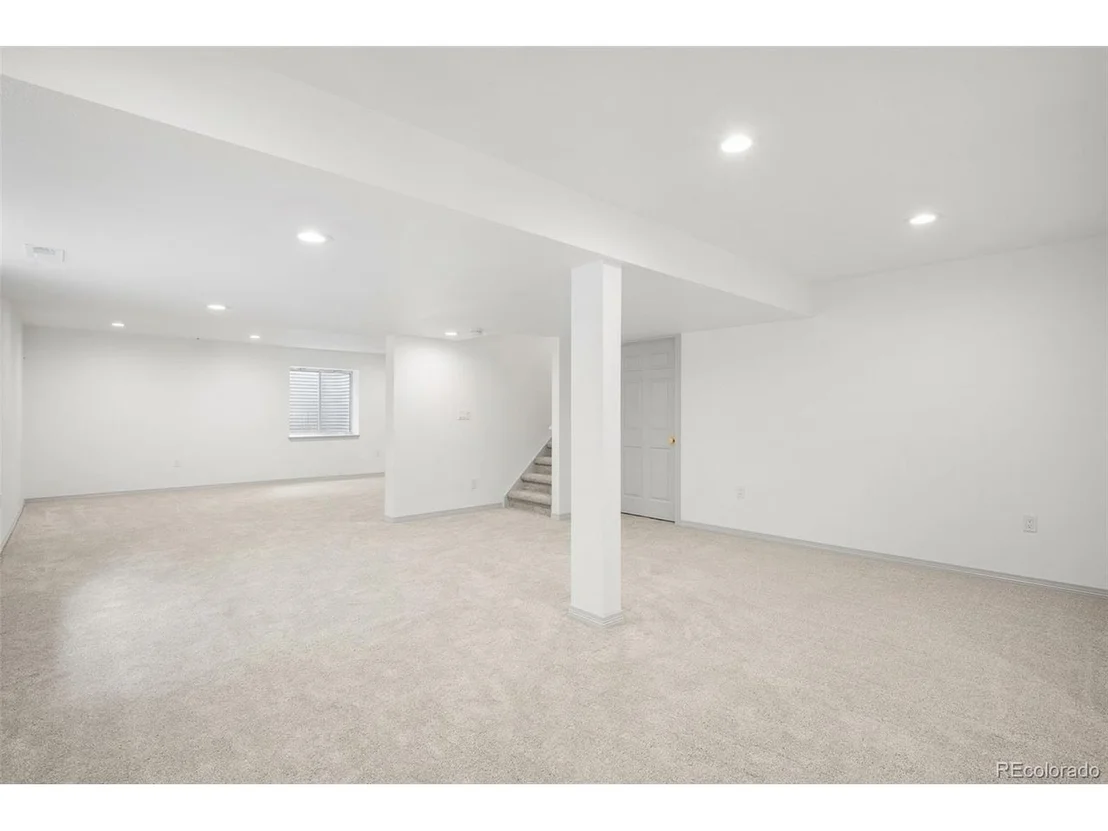 Photo of 869 Shadowstone Dr
