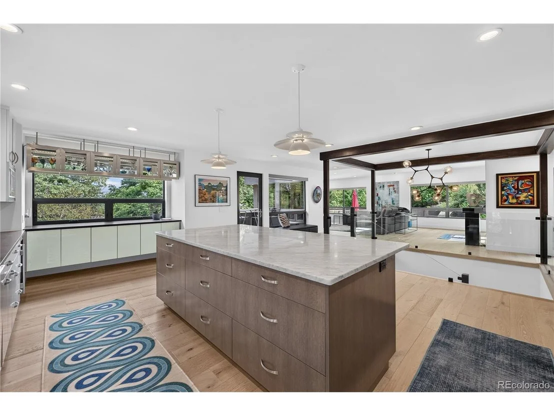 Photo of 863 Circle Dr