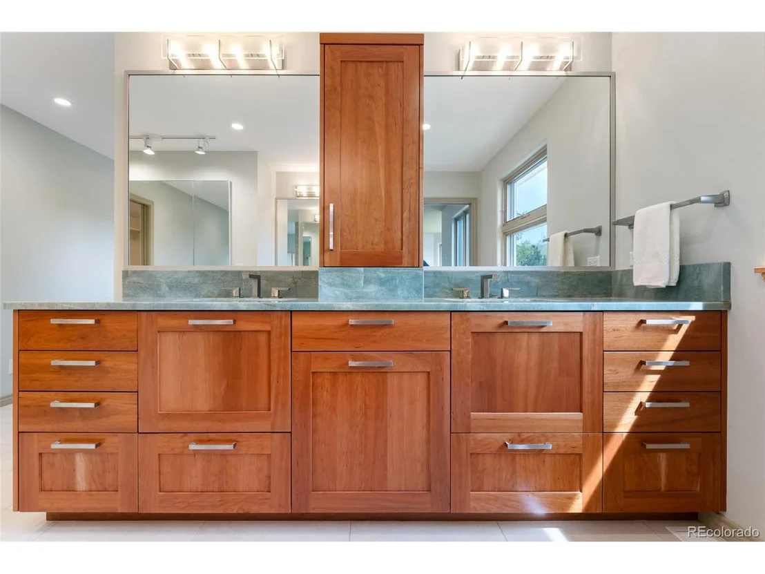 Photo of 2512 Premier Pl