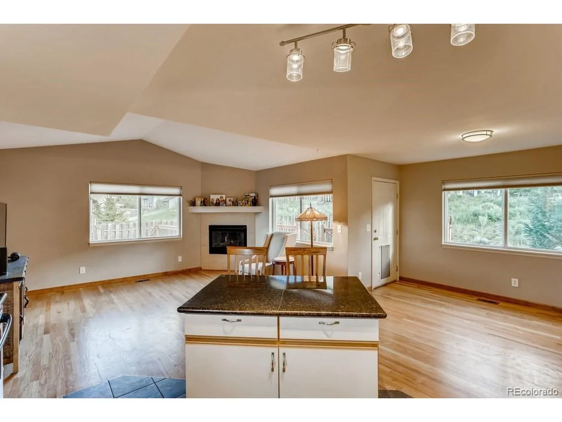 Photo of 275 Meadow Wood Cir