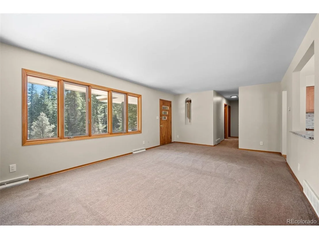 Photo of 993 Fall River Rd