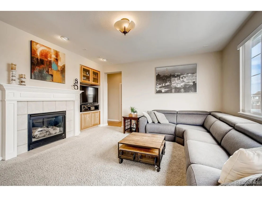 Photo of 10551 Laurelglen Cir