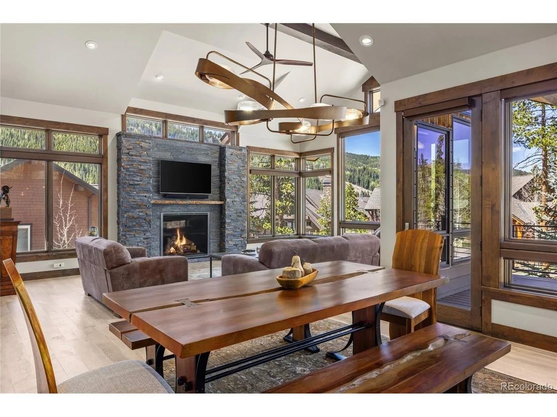 Photo of 70 Tieze Ln