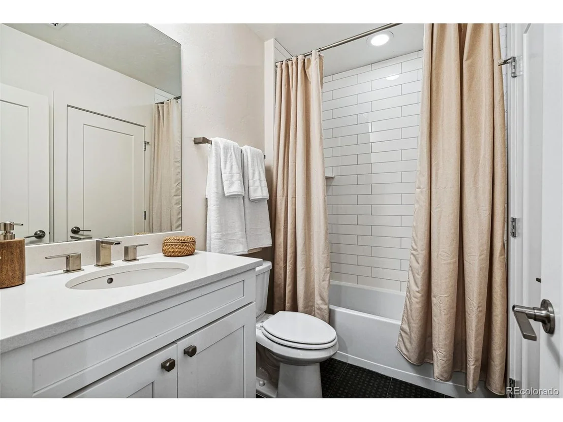 Photo of 2400 Lowell Blvd