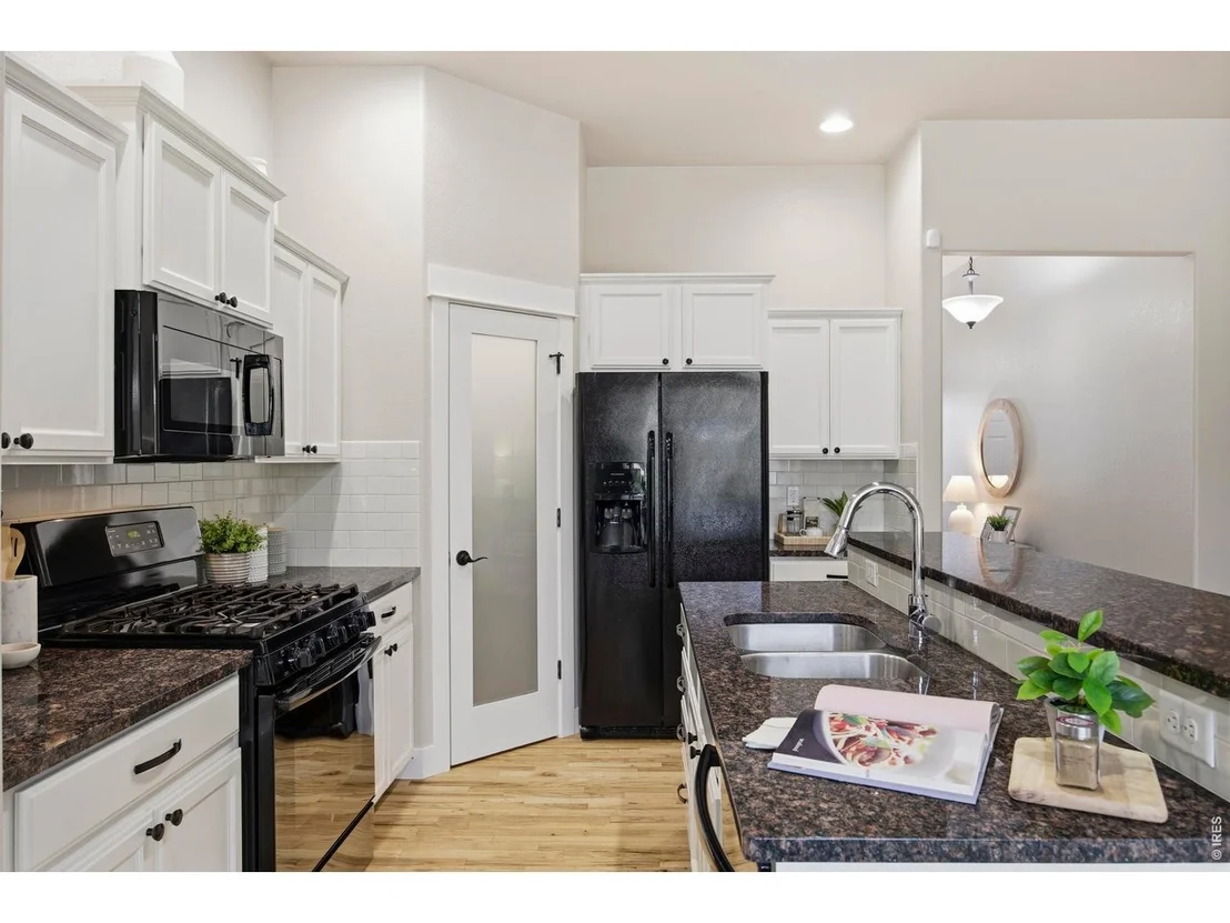 Photo of 2047 Bayfront Dr