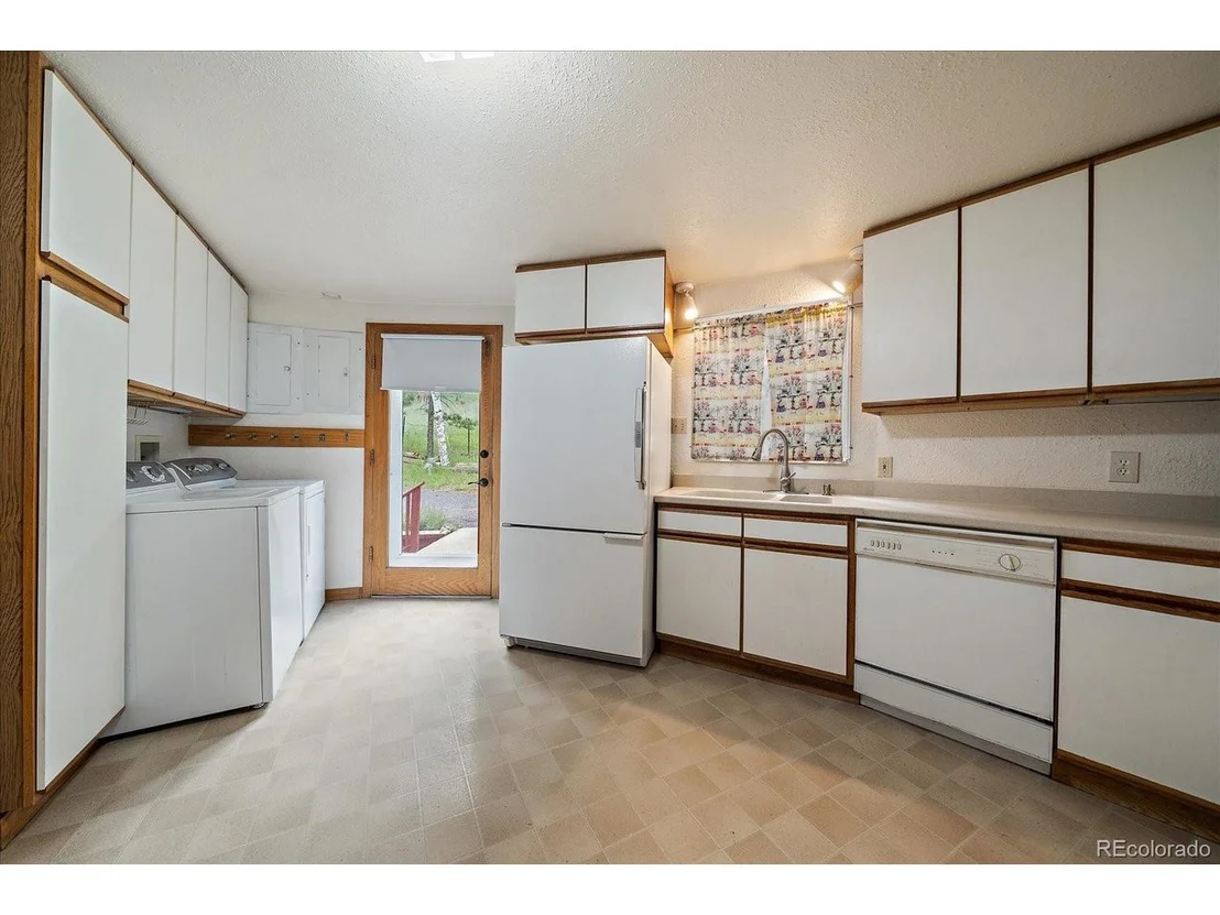Photo of 475 Circle Dr