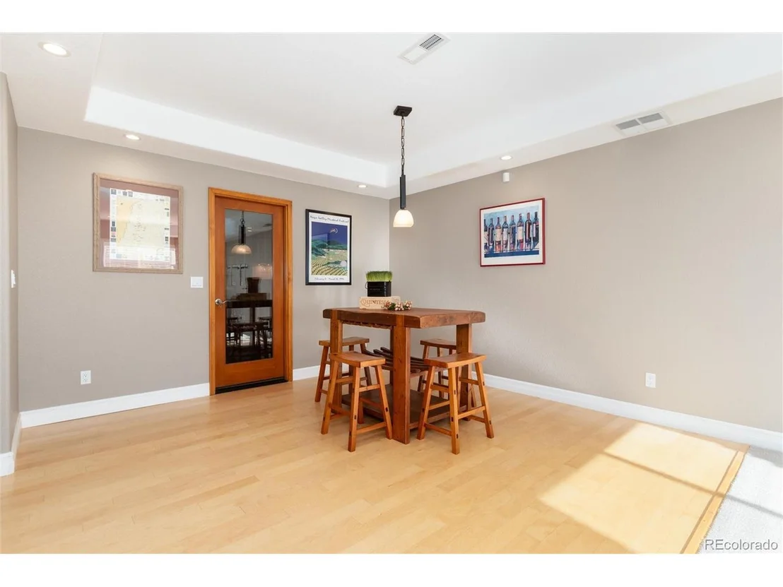 Photo of 10881 Glengate Cir