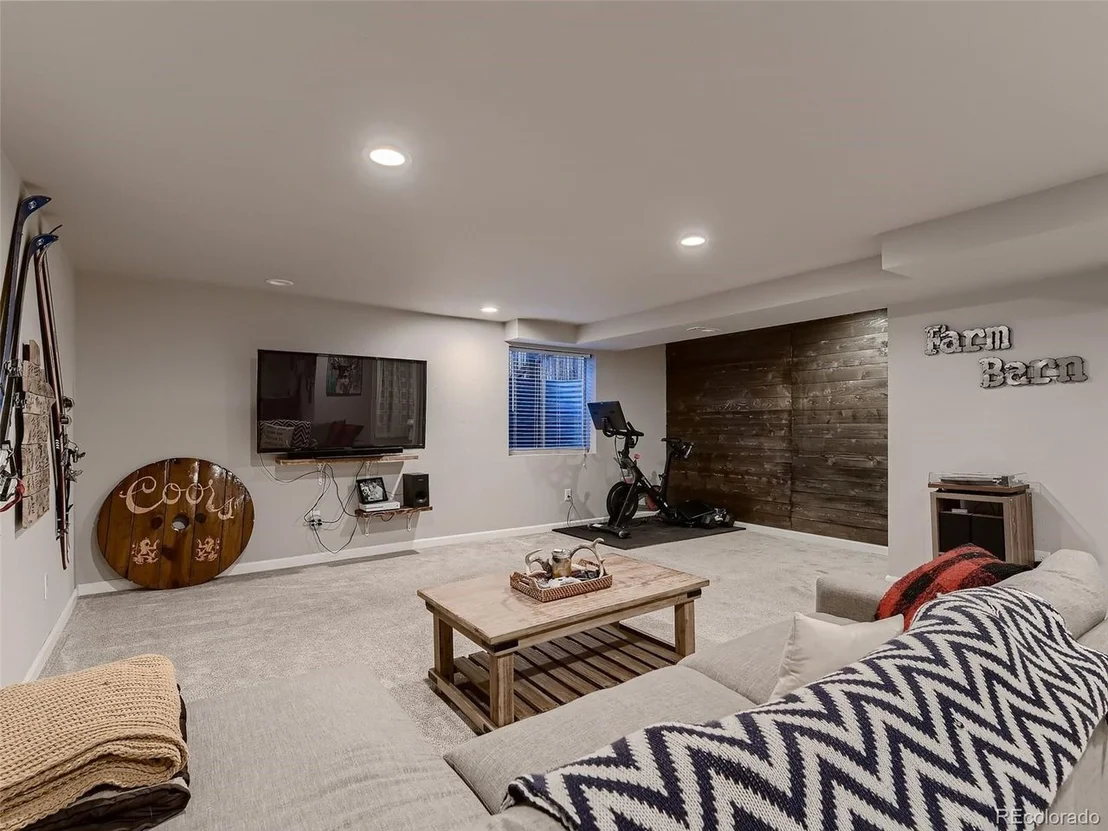 Photo of 2126 Vineyard Dr