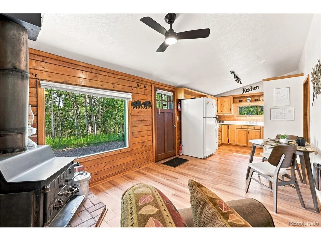 Photo of 464 Long Trail Rd
