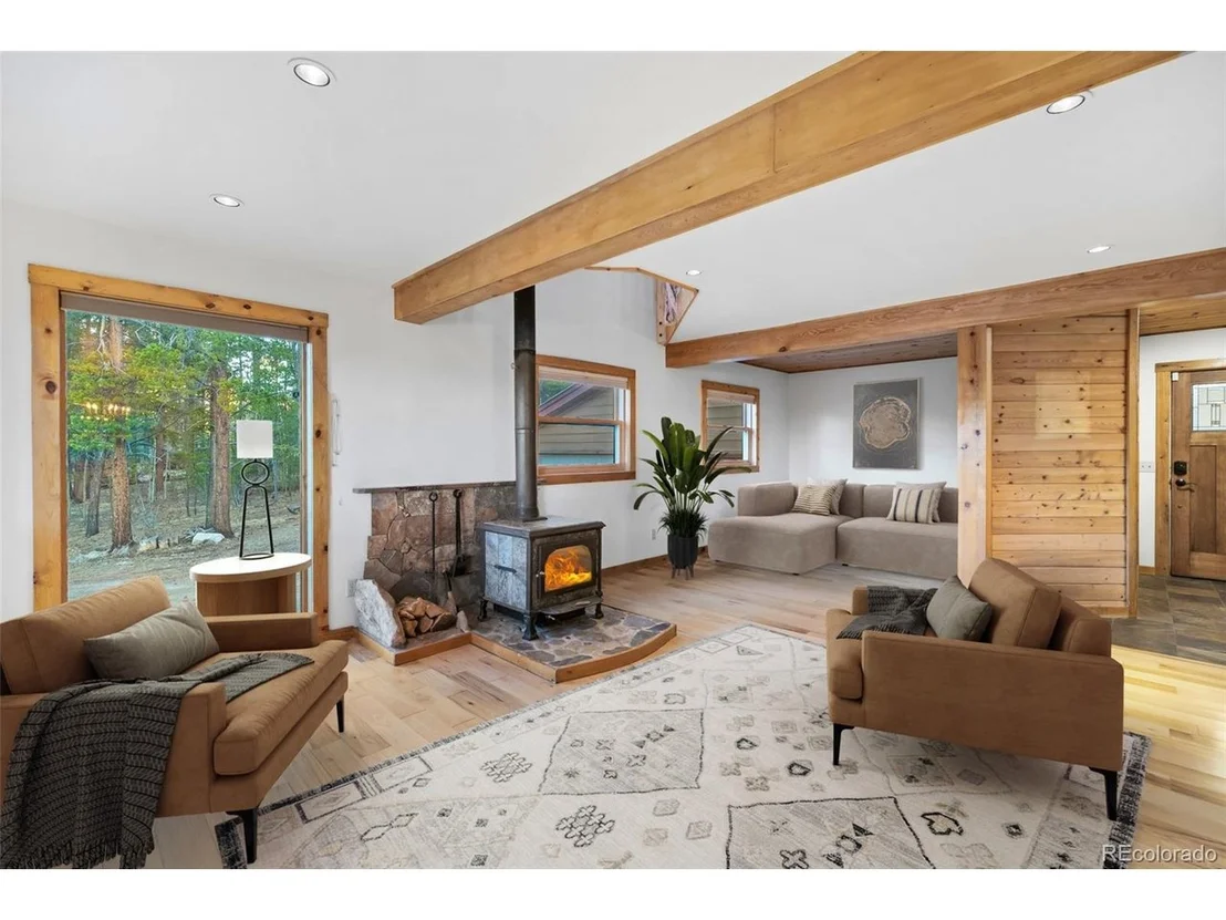 Photo of 1305 Lakeside Dr