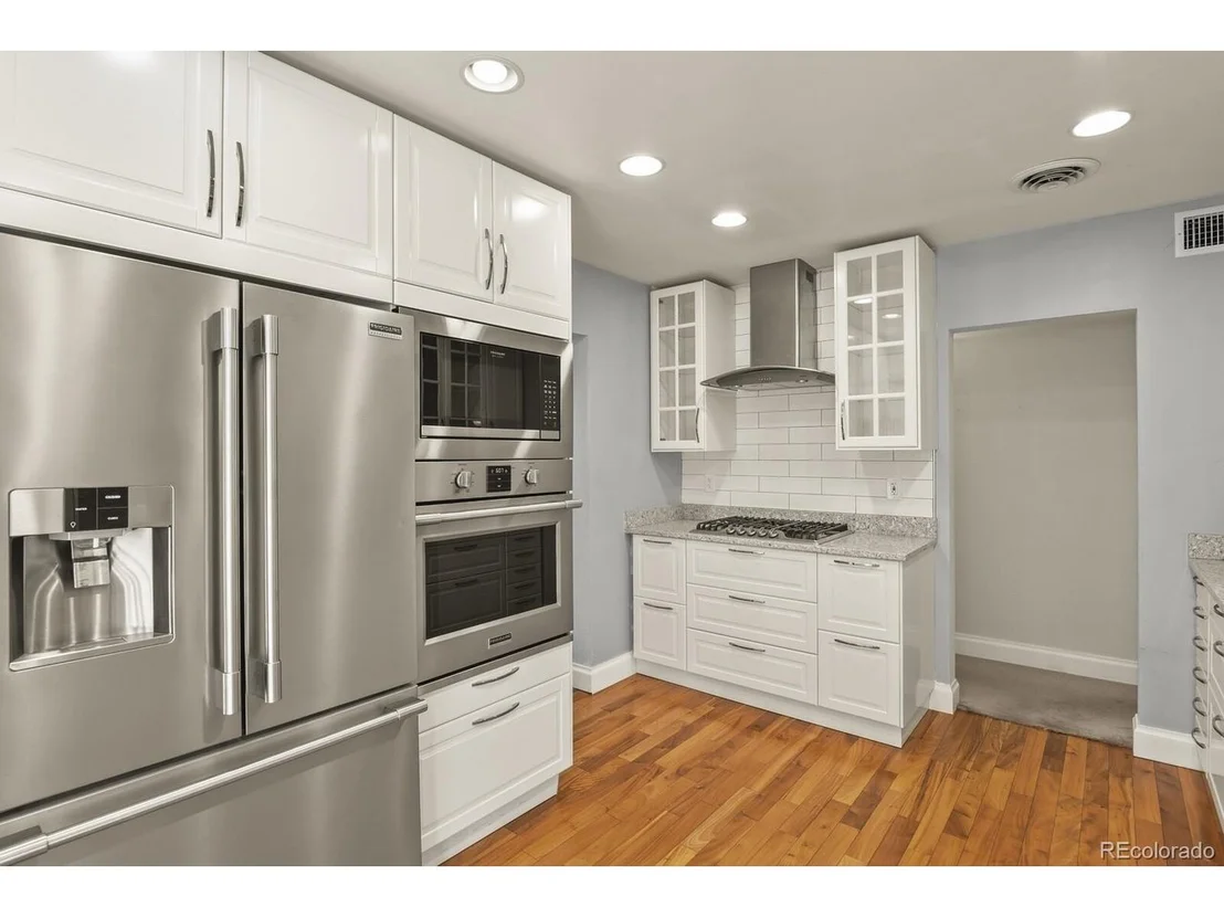 Photo of 831 Troy St
