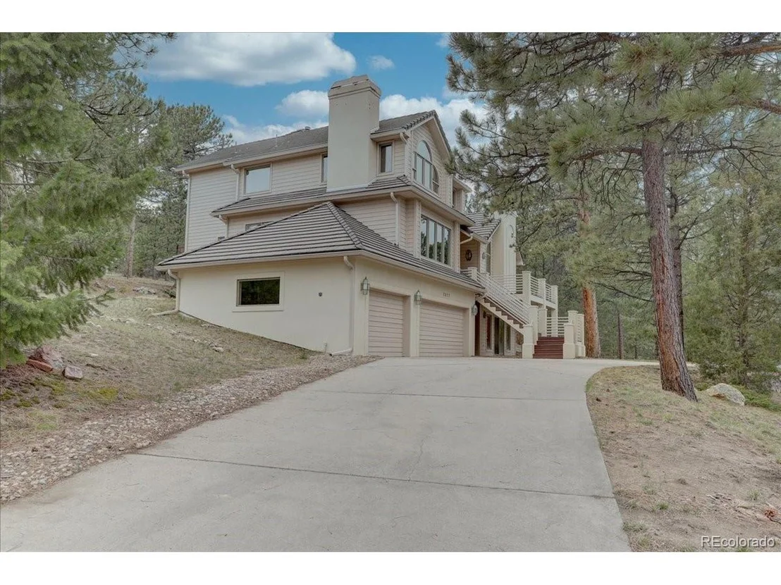 Photo of 1627 Marmot Ln