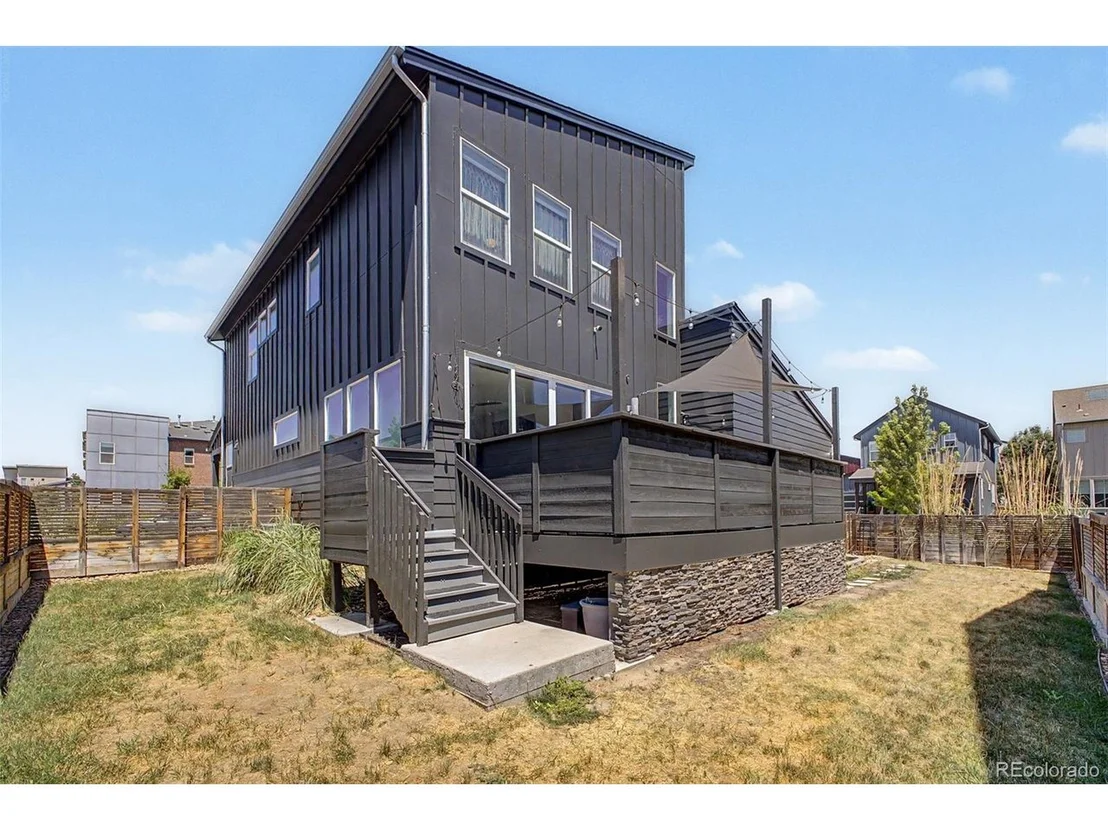 Photo of 2150 W 67th Dr