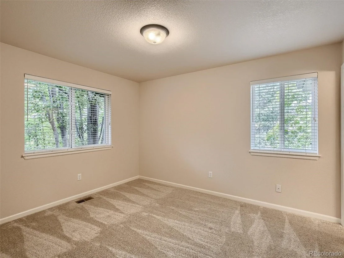 Photo of 1031 Willow Creek Cir