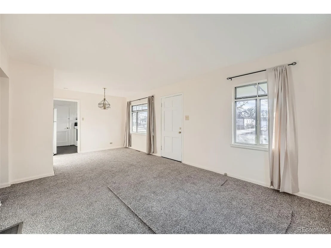 Photo of 1975 S Hooker Cir
